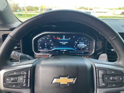 Used 2025 Chevrolet Silverado 1500 LT AWD/4WD image 10