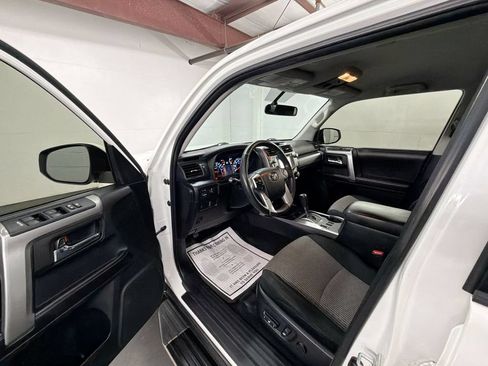 Used 2016 Toyota 4Runner SR5 RWD image 10