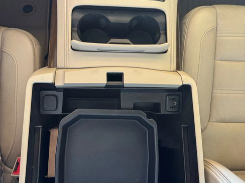 Used 2019 GMC Yukon Denali w/ Denali Ultimate Package image 17