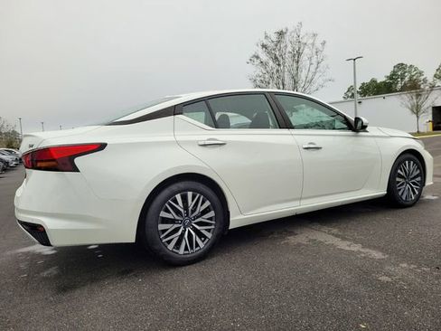 Used 2023 Nissan Altima 2.5 SV image 13