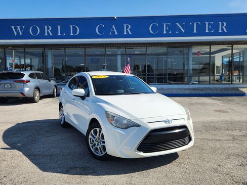 Used 2017 Toyota Yaris iA image 19