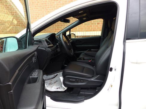 Used 2023 Honda Odyssey Sport image 19