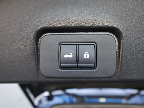 Used 2023 Nissan Rogue SL w/ SL Premium Package image 45