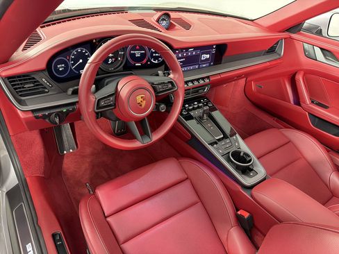 Certified 2022 Porsche 911 Carrera image 4