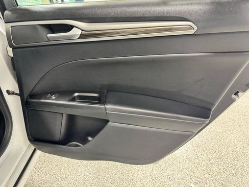 Used 2019 Ford Fusion SEL FWD image 28