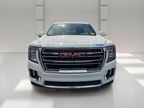 Used 2024 GMC Yukon XL SLT w/ SLT Premium Package AWD/4WD image 2