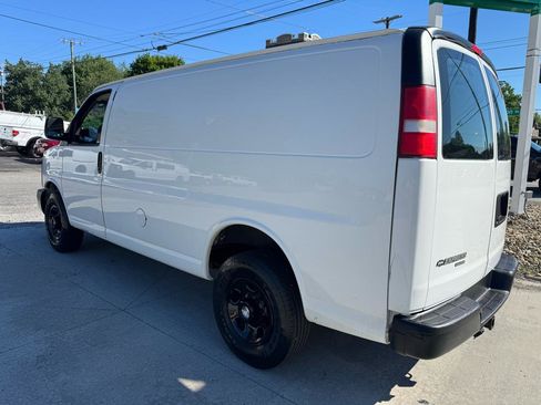 Used 2013 Chevrolet Express 2500 RWD image 3