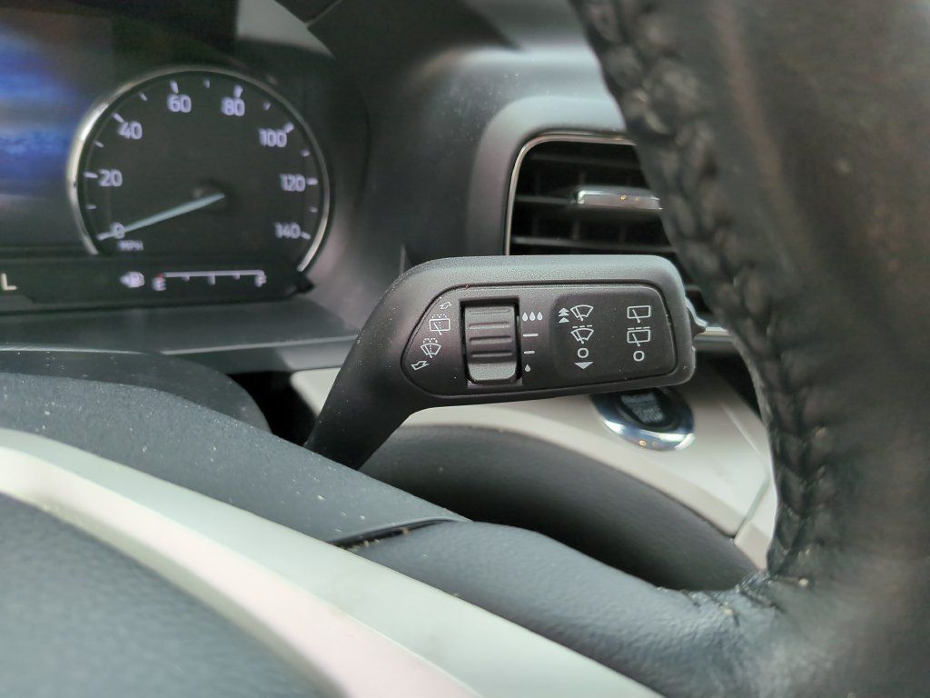 Used 2023 Ford Explorer XLT w/ Equipment Group 202A RWD image 30