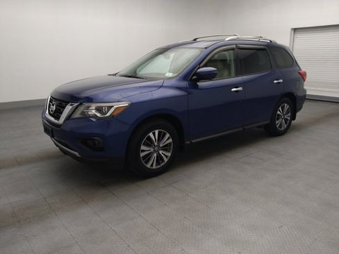 Used 2017 Nissan Pathfinder SL FWD image 2