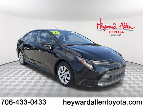 Certified 2025 Toyota Corolla LE FWD image 1