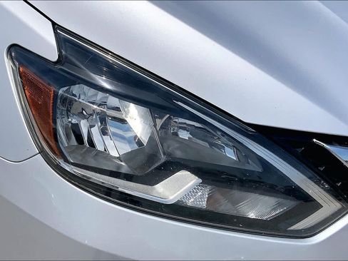Used 2018 Nissan Sentra SV FWD image 25