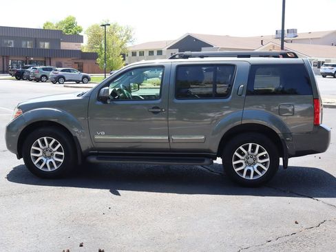 Used 2008 Nissan Pathfinder LE w/ Navigation Pkg AWD/4WD image 9