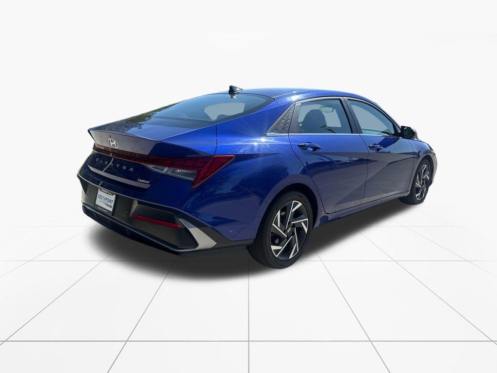 Used 2024 Hyundai Elantra Limited FWD image 8