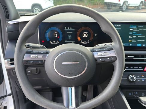 Used 2025 Hyundai Santa Cruz SE FWD image 20