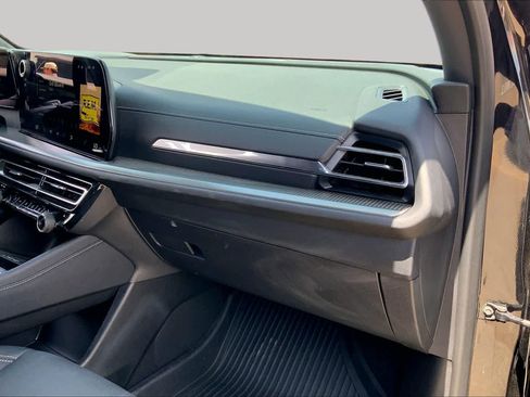 Used 2025 Chevrolet Traverse LT w/ Driver Confidence Package FWD image 19