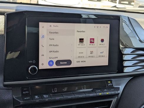 Used 2025 Toyota Camry LE image 19