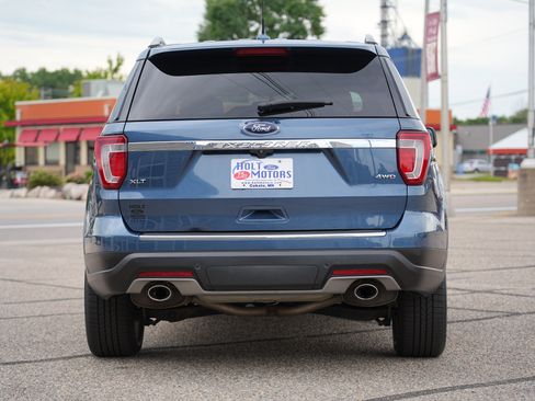 Used 2018 Ford Explorer XLT w/ Equipment Group 202A AWD/4WD image 4