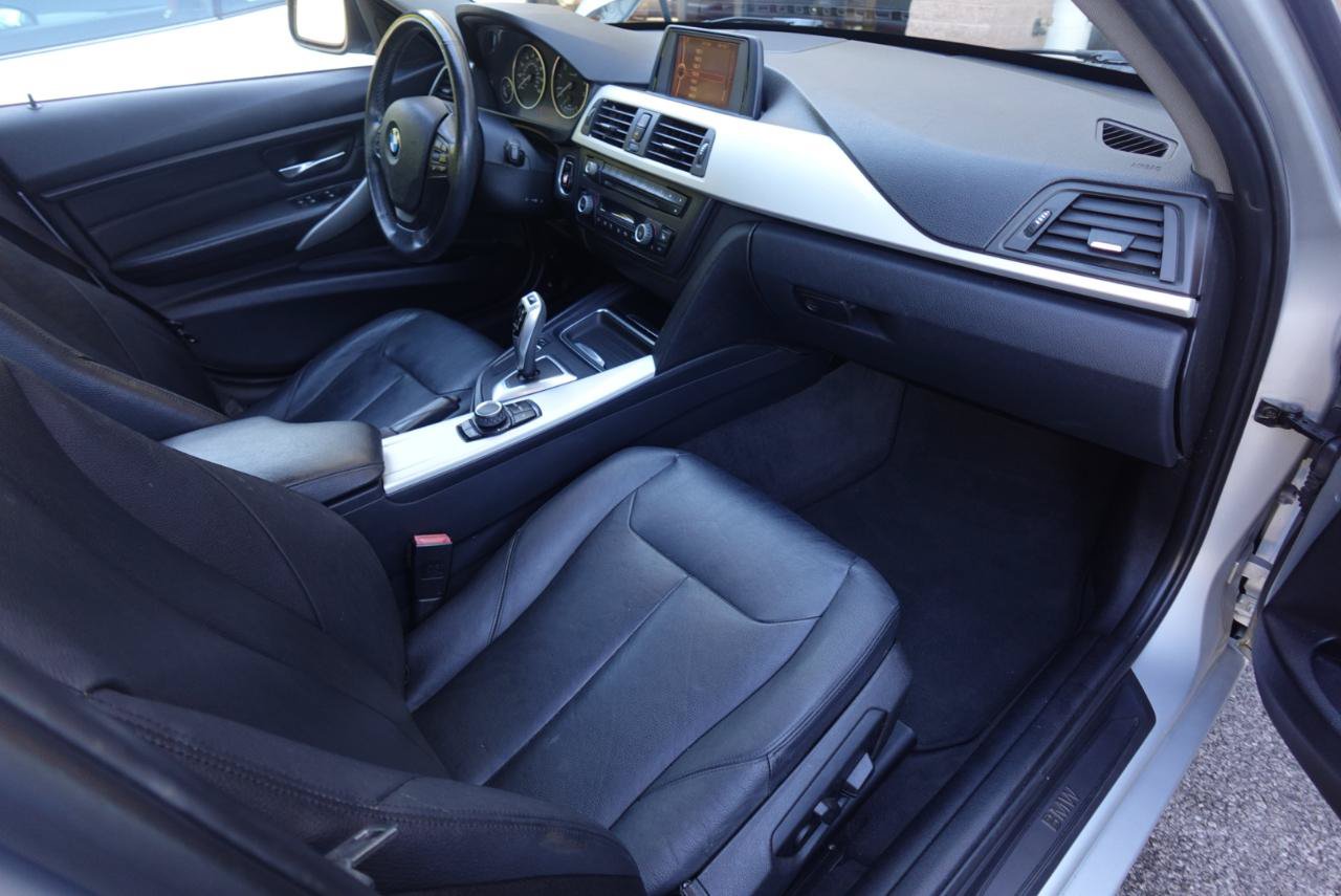 Used 2013 BMW 328i xDrive Sedan AWD/4WD image 18