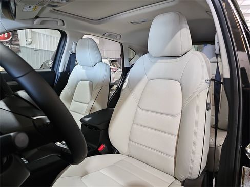 New 2025 MAZDA CX-5 AWD 2.5 S w/ Preferred Package image 16