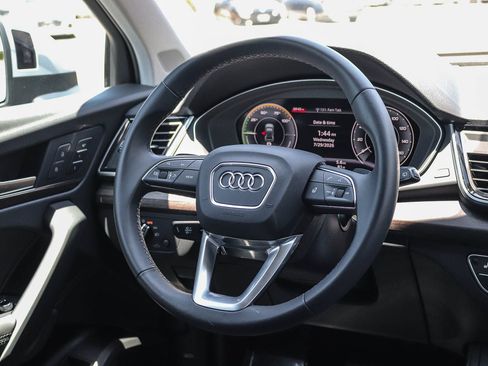 Used 2024 Audi Q5 e Premium Plus w/ Premium Plus Package AWD/4WD image 17