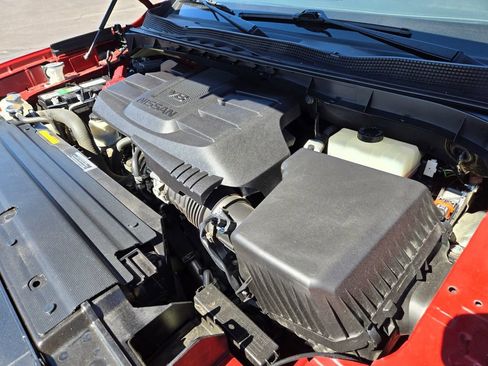 Certified 2022 Nissan Titan SV w/ SV Convenience Package RWD image 21