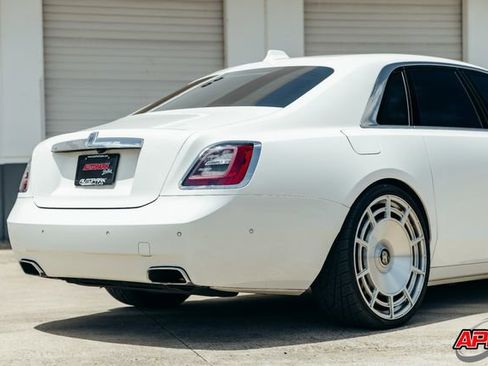 Used 2022 Rolls-Royce Ghost w/ Ghost Package image 53