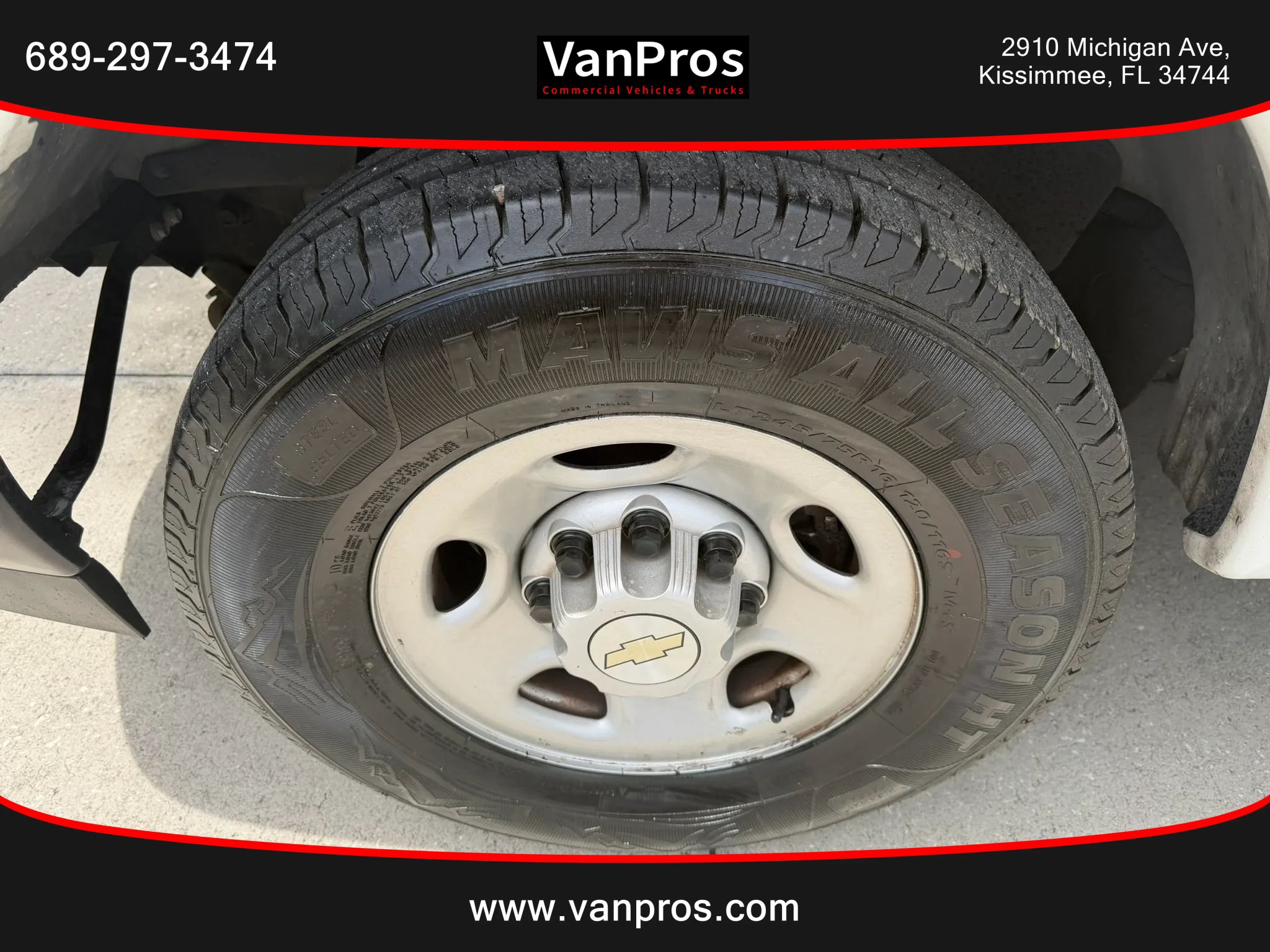 Used 2022 Chevrolet Express 2500 w/ Driver Convenience Package RWD image 17