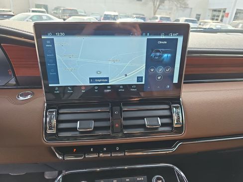 Used 2024 Lincoln Navigator Reserve image 25