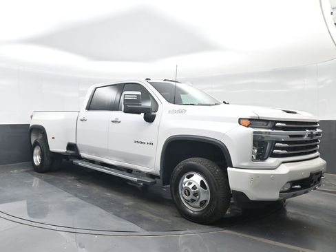 Used 2023 Chevrolet Silverado 3500 High Country image 9