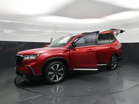 Used 2023 Honda Pilot Elite image 25