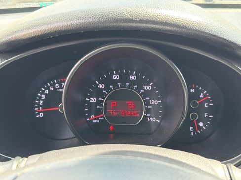 Used 2019 Kia Soul + FWD image 19
