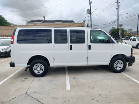 Used 2017 Chevrolet Express 2500 LS image 10