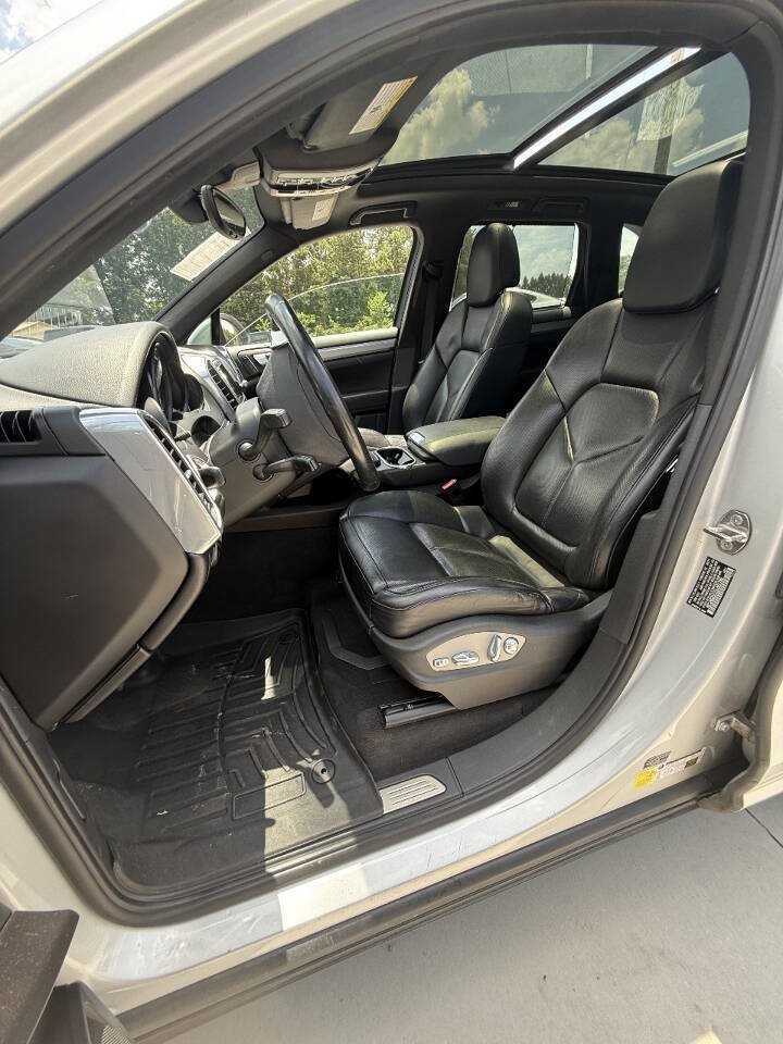Used 2013 Porsche Cayenne S AWD/4WD image 10