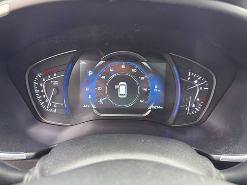 Used 2019 Hyundai Santa Fe Limited w/ Cargo Package image 23