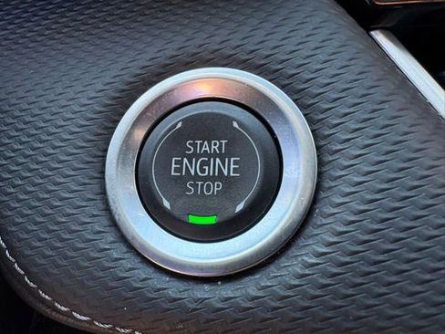 Used 2025 Chevrolet Equinox LT w/ Safety and Technology Package FWD image 21