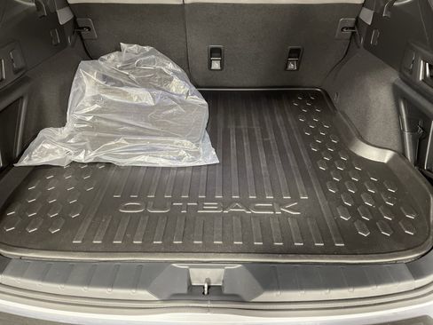 Used 2025 Subaru Outback Premium image 11