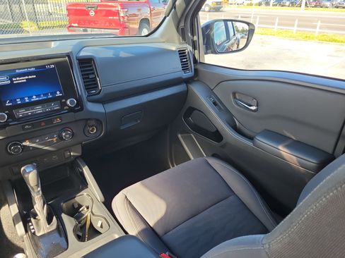 Certified 2023 Nissan Frontier SV w/ Midnight Edition Package image 18