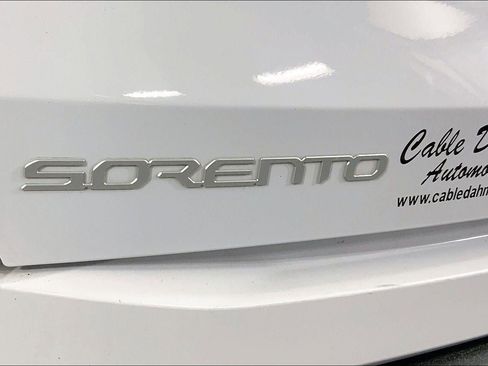 Certified 2024 Kia Sorento S image 29