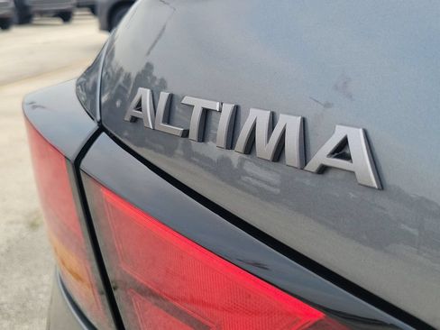 Used 2025 Nissan Altima 2.5 SV FWD image 7