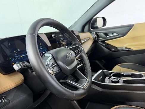 Used 2025 Chevrolet Equinox ACTIV FWD image 21