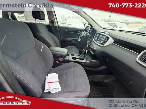 Used 2018 Kia Sorento LX image 28