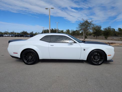Used 2023 Dodge Challenger SRT Hellcat image 4