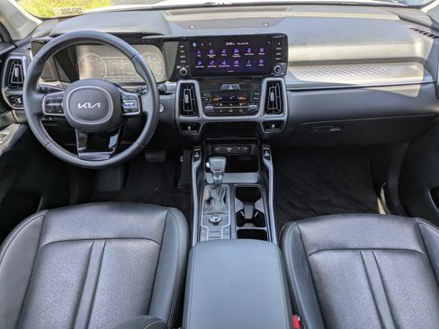 Certified 2023 Kia Sorento S FWD image 11