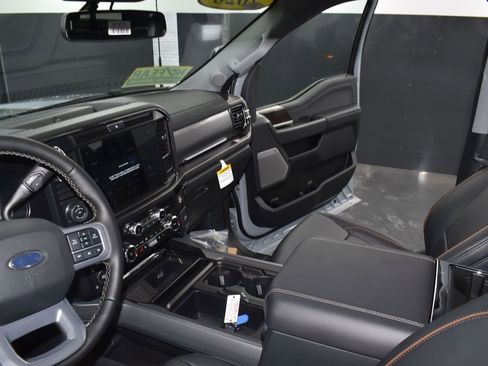 Used 2026 Ford F250 Lariat w/ Black Appearance Package image 30