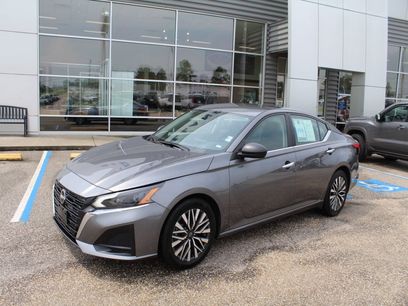 Used 2024 Nissan Altima 2.5 SV