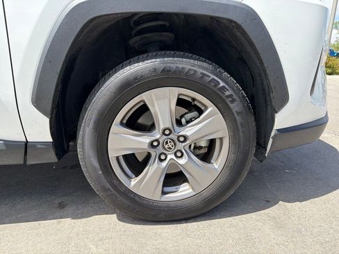 Used 2024 Toyota RAV4 XLE AWD/4WD image 9