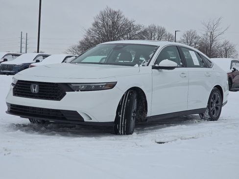 Certified 2023 Honda Accord EX image 14