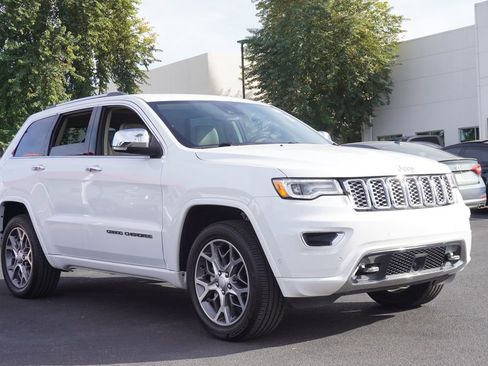 Used 2020 Jeep Grand Cherokee Overland image 4