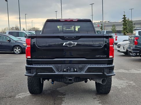 Used 2026 Chevrolet Silverado 2500 ZR2 w/ LPO, Dark Essentials Package image 4