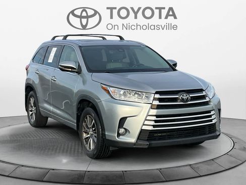 Used 2017 Toyota Highlander XLE image 8